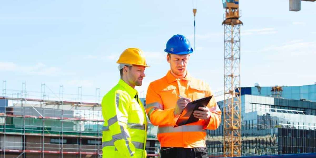 The Connection Between NEBOSH Course Fees and Global Safety Careers