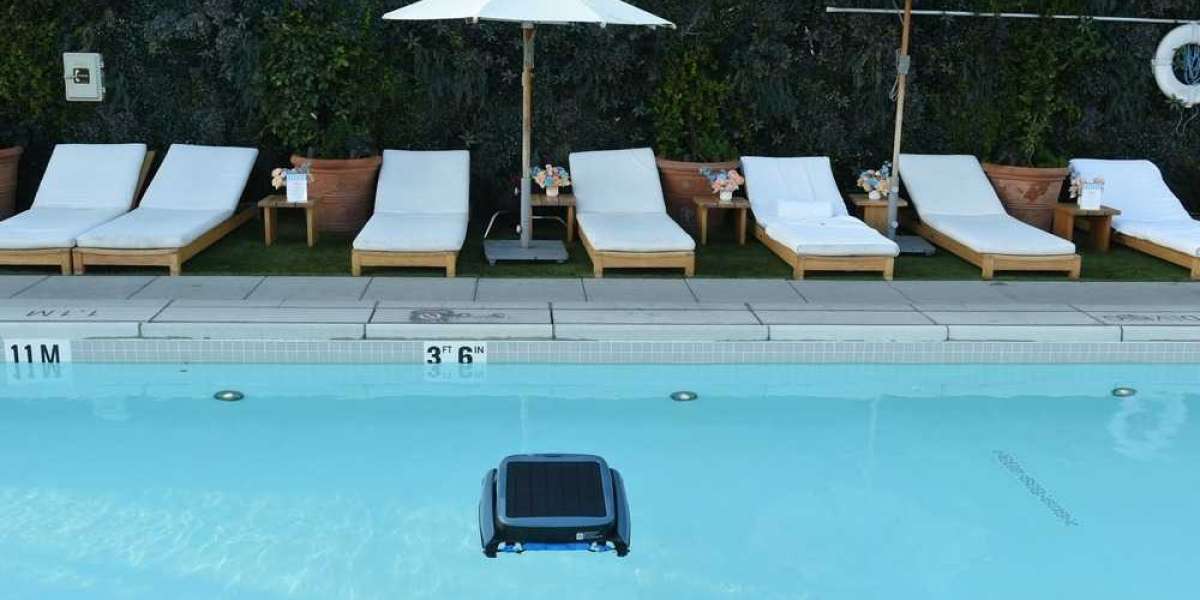 Top Features to Look for in a Robotic Pool Cleaner