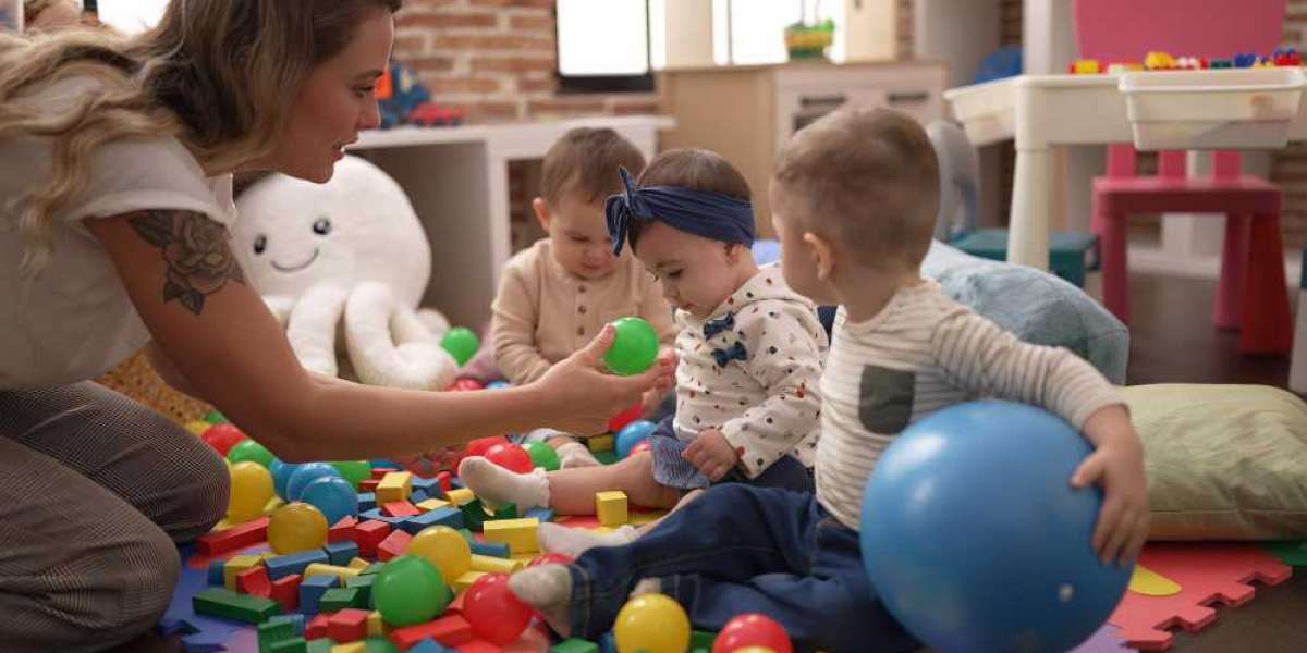 Engaging and Nurturing Classes for Toddlers to Spark Early Learning