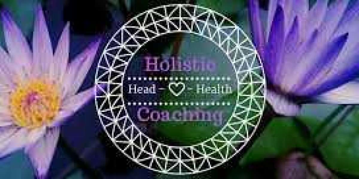 Traditional Life Coaching vs. Holistic Life Coaching: Key Differences & Benefits