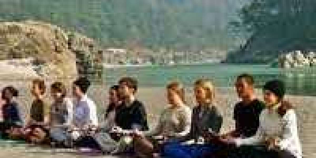 A Complete Guide to the Best Detox Retreat in Rishikesh