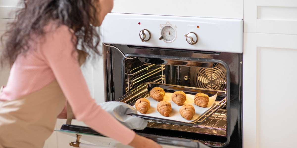 Exploring the Benefits and Features of Built-In Ovens and Hobs