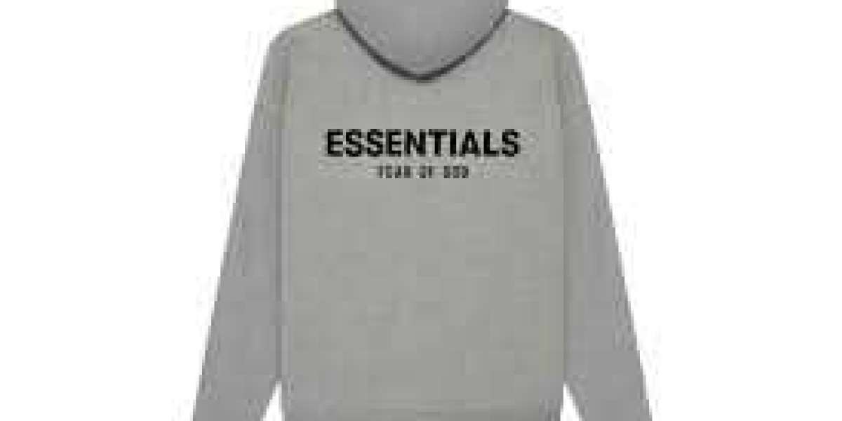 Functional and Fashionable: The Perfect Balance of the Essential Hoodie