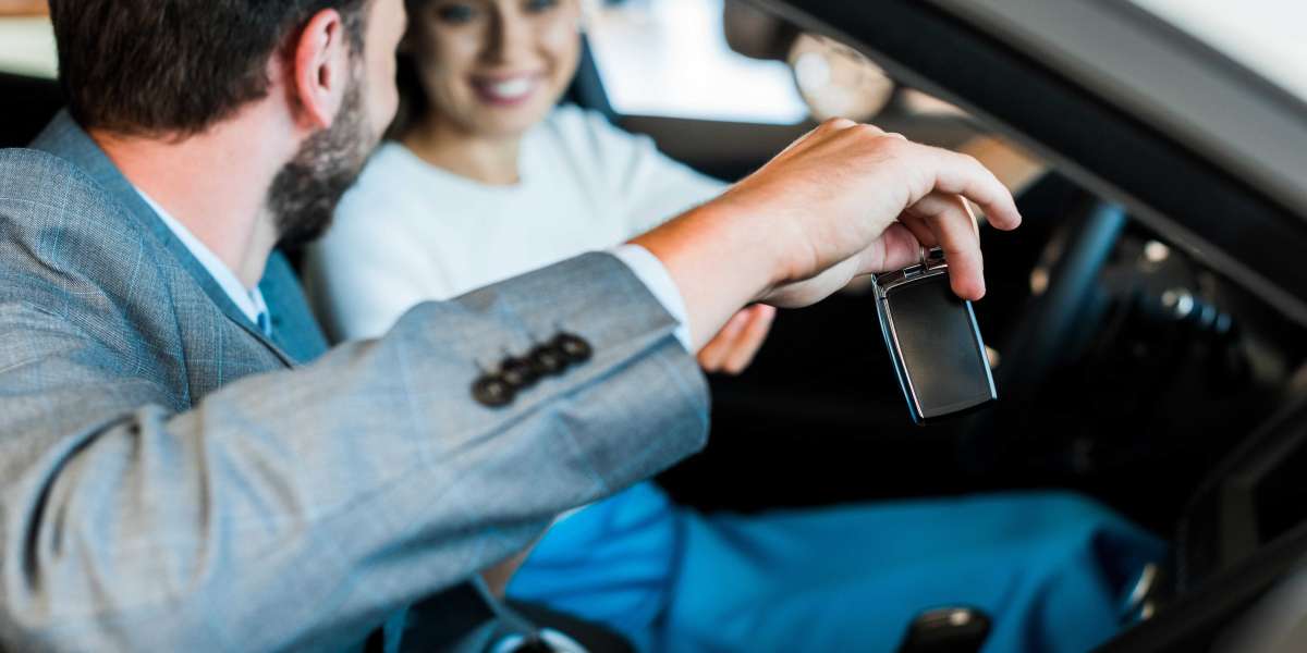 The 12 Best Drivers License Online Accounts To Follow On Twitter
