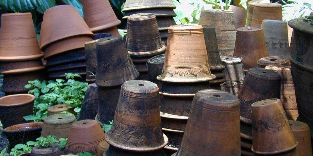 Timeless Gardening Style with Large Terracotta Pots